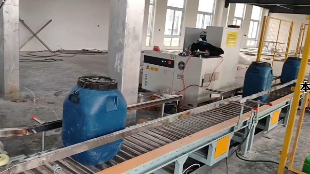 涂料桶吸盘加夹具码垛机械手