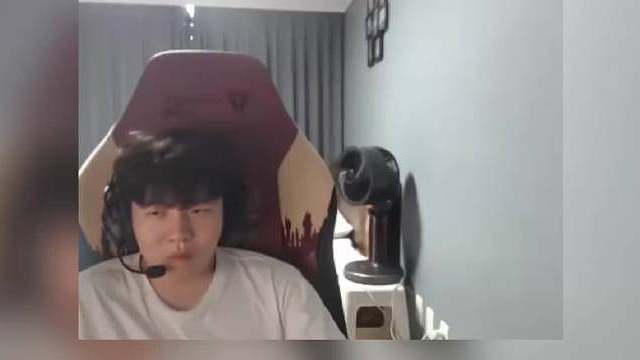 不小心承认明年一起打了哈哈哈哈哈明年不会真是大结局吧，lpl组建超级流量队为联赛续命，不就是为了主场