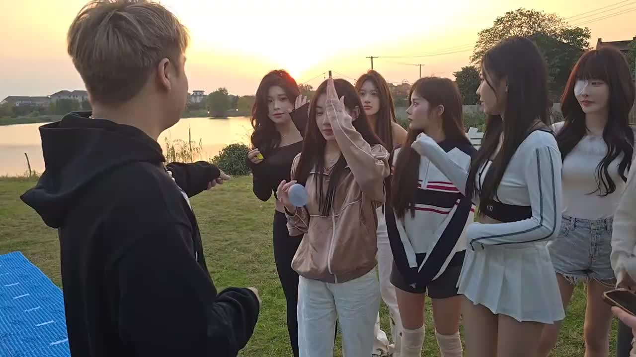 【童锦程】这么多美女玩游戏我怎么能不参与一下呢