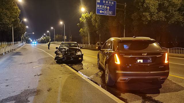 老司机开车，必备的安全意识，远离负能量的司机