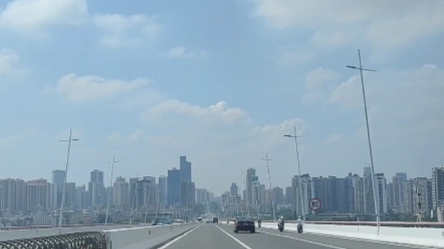 如何有效避免开门杀？你觉得这招好用吗？#开门杀  #每天一个用车知识 #荷式开门法