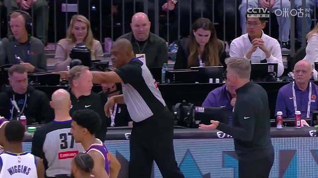 【】 时空回溯裁判第四节初看录像回放，补上第三节55秒时漏掉的罚球奖励...（tyf）