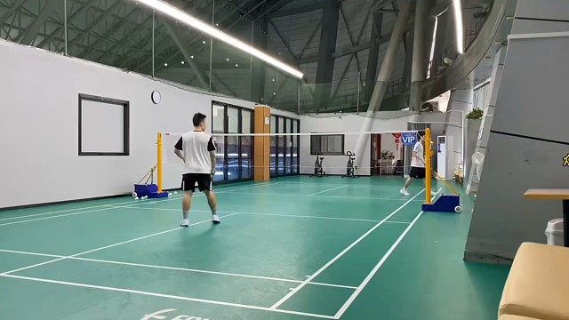 羽毛球馆灯怎么选