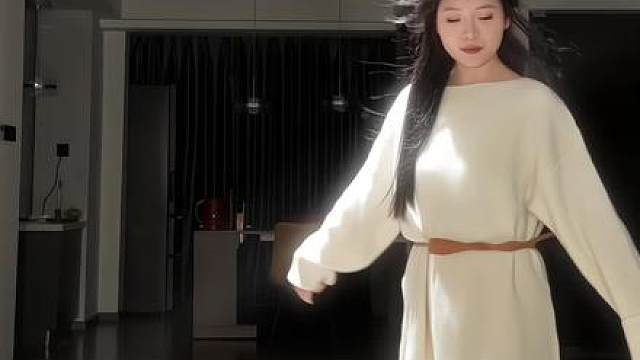 #舞蹈 躲在月亮怀里