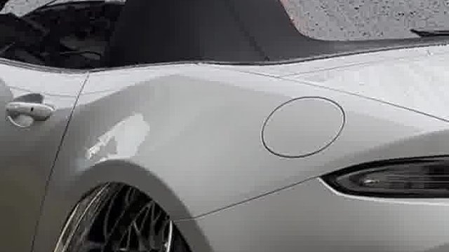 下雨啦 ，冬天啦下雨啦 ，冬天啦 绞牙战士出街啦 马自达mx5