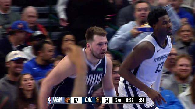 独行侠和灰熊本场在罚球数上差距悬殊，灰熊全队14次，独行侠44次，其中东契奇一人就16次罚球。