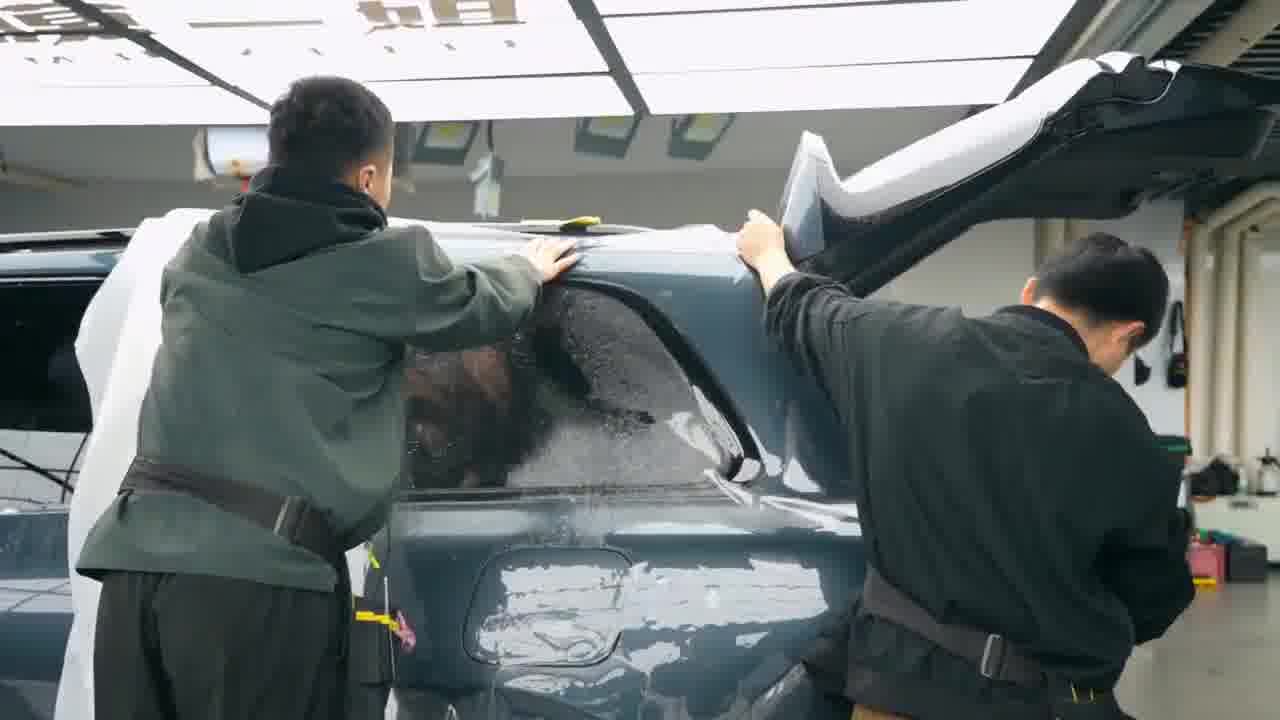 2025年汽车玻璃膜品牌排行榜前十名？零跑C16装贴隐形车衣