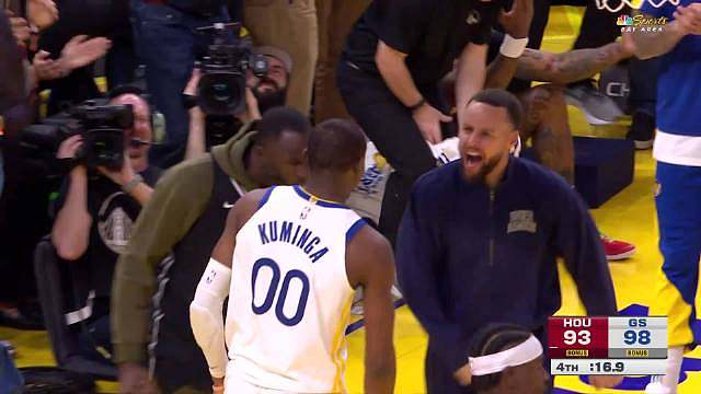 给库里和追梦看爽了，最后时刻库明加接管比赛，反击欧洲步上篮得分+1打2强硬突破得手帮助勇士笑到最后！