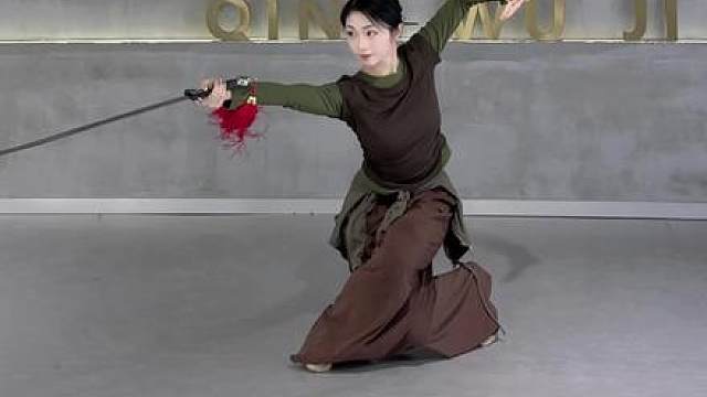 顾不顾将相王侯 管不管万世千秋 #国风古韵  #剑舞 #天下 #顾不顾将相王侯 #这版天下真的好燃 