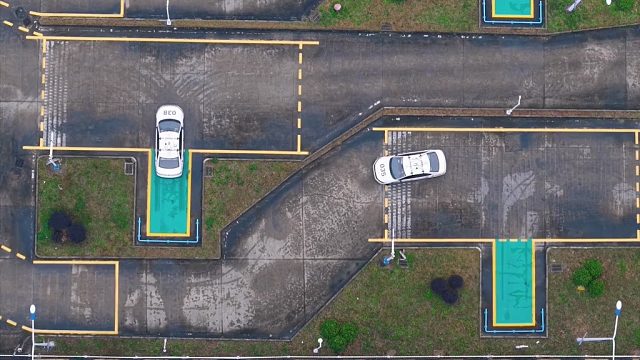 自动挡科目二考试现场，我的学员行云流水，戏精附体#驾考云飞哥 #科目二练车 #驾考 #驾驶技巧