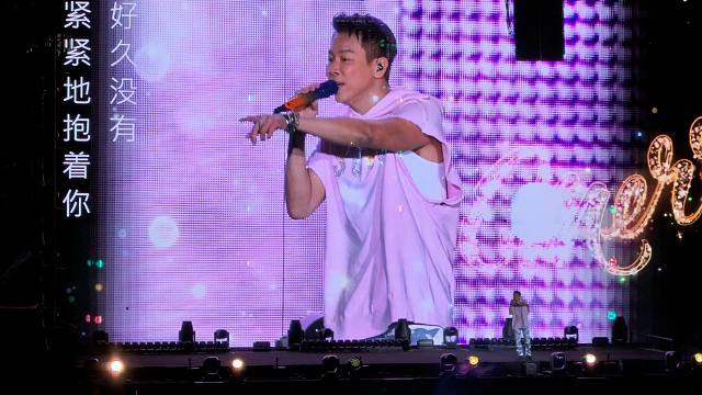 华为mate70“陶喆演唱会测试”圣诞之吻