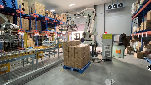 物流仓储货架箱装食品码垛机械手