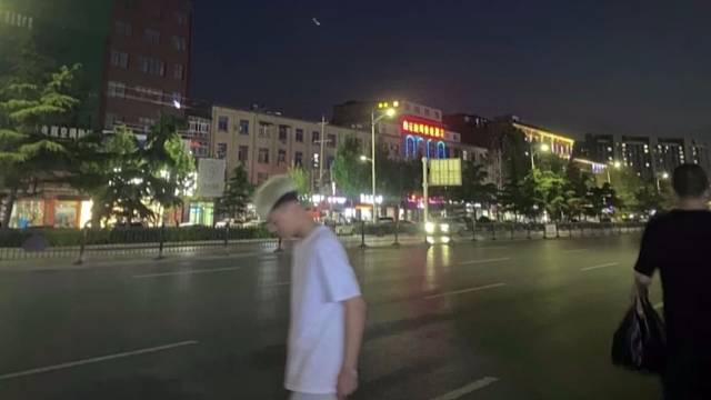 你讨厌物质的她 不如看看没用的自己