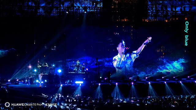 华为mate70“陶喆神级现场测试”沙滩