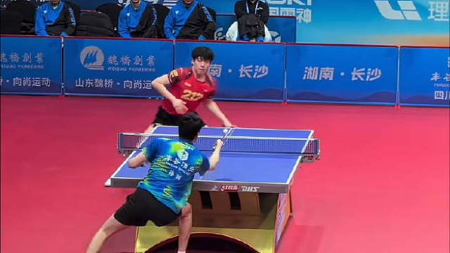 今天是举手快乐耶耶！