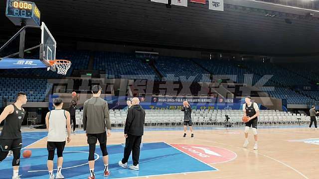 周琦的主场首秀，当然也是北京对山西的复仇之战，还赶上了周末，听说今晚的票都卖光了。