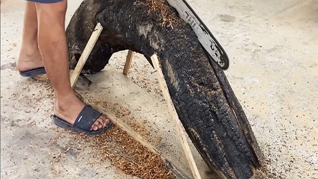 民间手艺人废物利用破木头，这番独特的传统匠心手艺着实让人羡慕