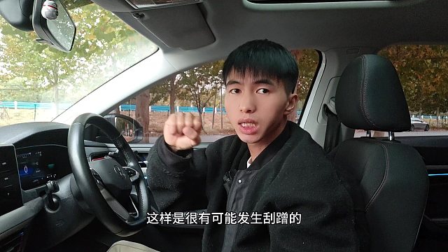 刚拿驾照的新手第一次开车上路，需要注意什么？老司机现场详细讲解