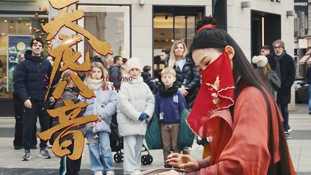 法国街头放个大招！先别站在我前面！怕你走不了七步