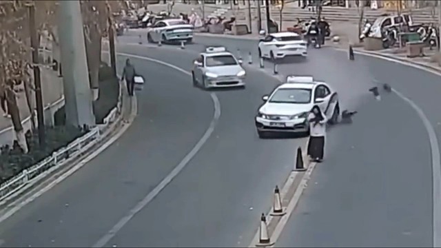 是雪糕桶！他居然利用雪糕桶过弯！