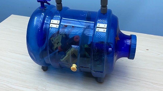 塑料水桶的灵活巧妙创意，真是太实用了
