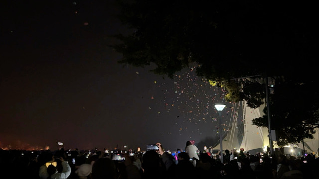 2025新年快乐！帆影广场禁烟花哈哈哈哈卧槽了！网太差了发出来了吗！