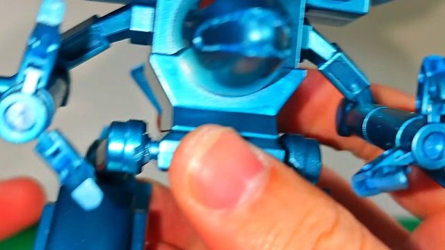 洛洛历险记蓝铁兽驾到