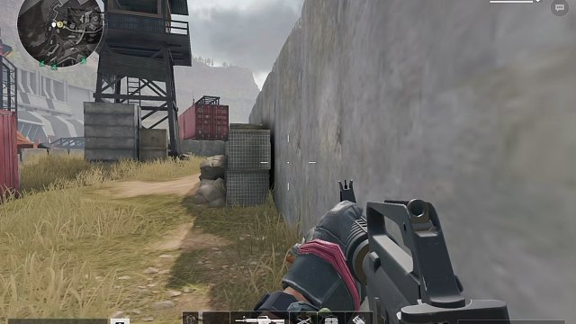 智障人机队友，舔完包撤离被铁丝网硬控七分钟