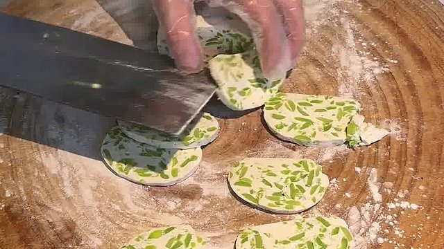 老板说他炸青蛙很厉害，让我记录一下。。。