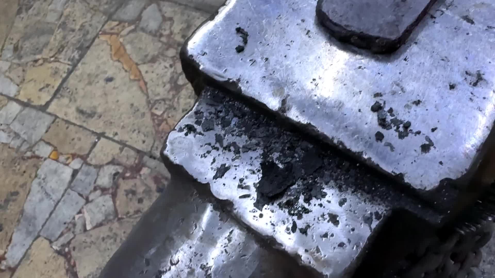 Forging a Razor-Sharp Knife Chains