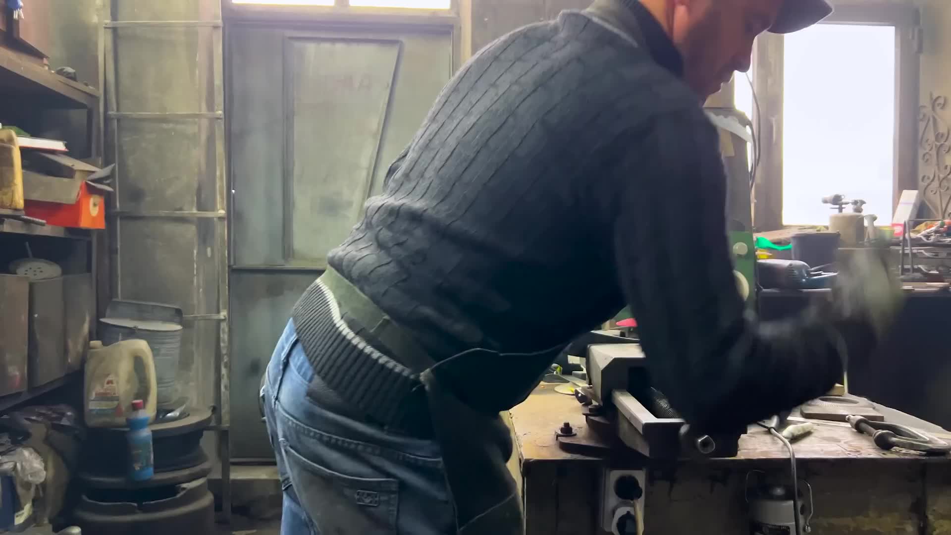 旧坏扳手的新生命！现在它是一把昂贵的刀片