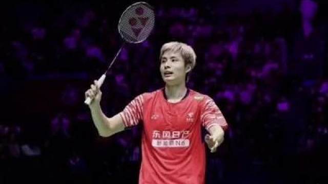 石宇奇逆转夺天王杯 豪取120万创纪录奖金* 12月28日，天王杯羽毛球决赛中，中国选手石宇奇直落两局击败丹麦名将安东森，夺得冠军。 首局石宇奇开局不利，一度以1:6落后。局休后他连得八分实现反超，双方陷入缠斗。关键时刻，石宇奇顶住压力，以22:20险胜。次局他完全掌控节奏，开局领先并一路扩大优势，最终以21:7锁定胜局。 本届天王杯总奖金高达300万元，创下羽毛球商业赛事纪录。石宇奇凭借此冠收获