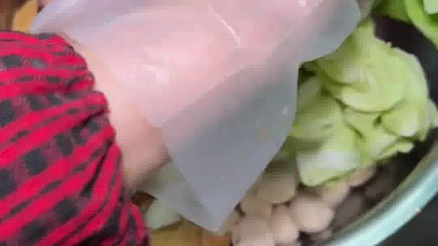 沈阳特色土豆片涮冷面，别的地方吃不到