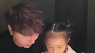 父女詐騙。