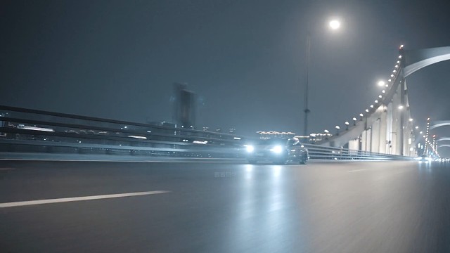 后来才明白原来承诺只在爱时有用！奥迪R7