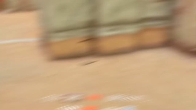 从小我妈就教我要礼让他人，要注意他人感受，要宽度大度。后来我遇到了形形色色的人，这时候我开始希望每个