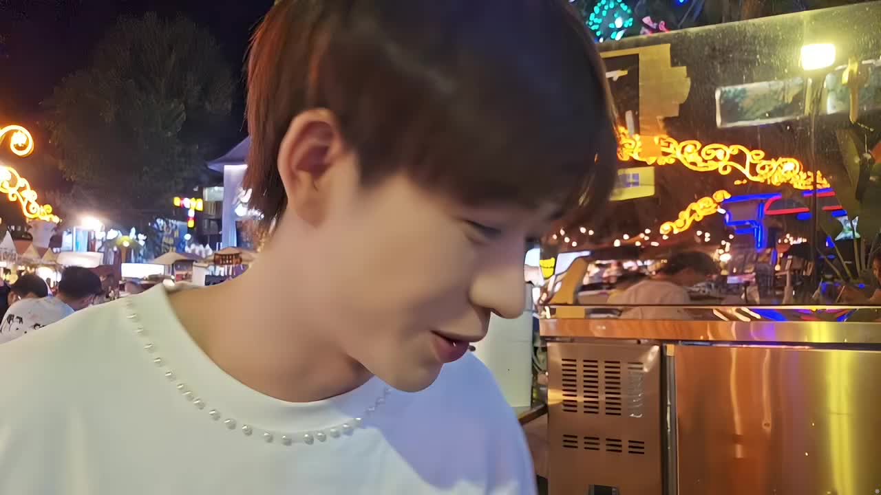 【子圣-798】老铁们双击666，今天给大家吃个炸蝎子蜈蚣