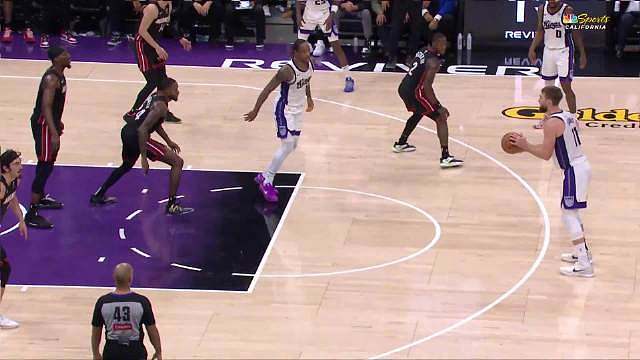 【萨博尼斯关键三分】一箭穿心！双方已鏖战双加时！​​​