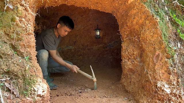 独自进入荒郊野岭，在崖壁挖掘出一个洞穴栖身，结果还挺安逸