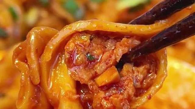 亲测这个红油抄手拌面是真的好吃，不囤一点太亏了！#抄手拌面 #宵夜 #方便面 