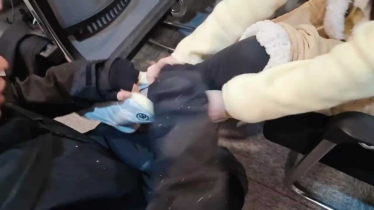 以后的日子会越来越冷，突击检查下主播的穿着！