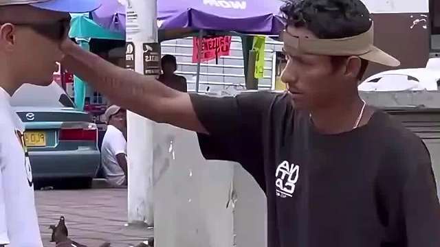 老外恶搞笑出眼泪