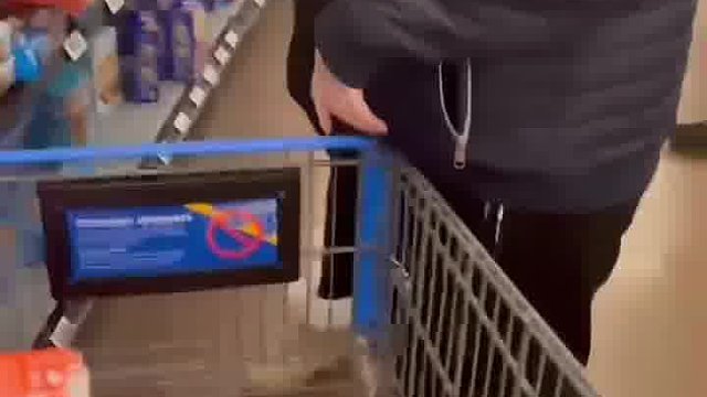 出来遛狗，狗不见了。哈哈哈