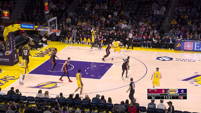 湖人今日对战热火全场比赛集锦，詹姆斯最后时刻接管比赛带队拿下胜利，没看直播的看过来！​​​