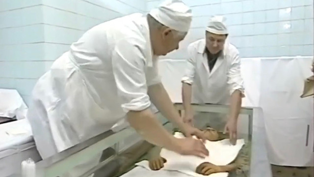 1995年列宁遗体维护真实影像，身体组织仅剩10%