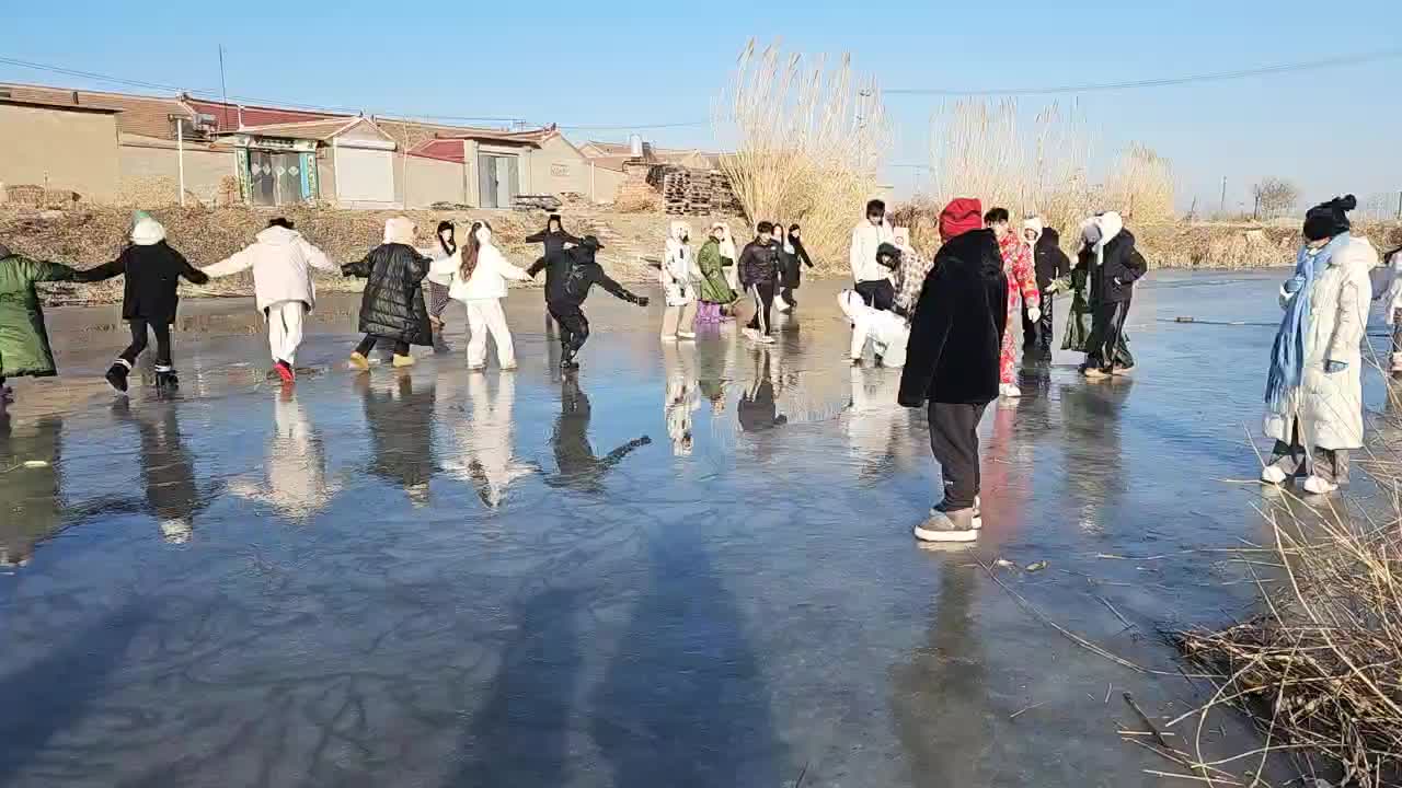 【子圣-798】冰面大追捕，阿B直接脸刹把冰都砸裂了？