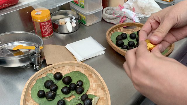 当一个大三中医学生决定自己做药丸……