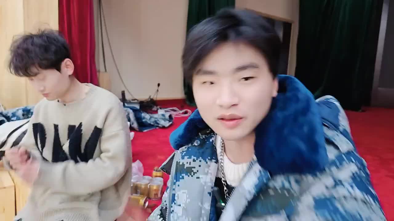 研究一下团播的吃饭问题，这一天让我掏一万块有点受不了啊兄弟们！