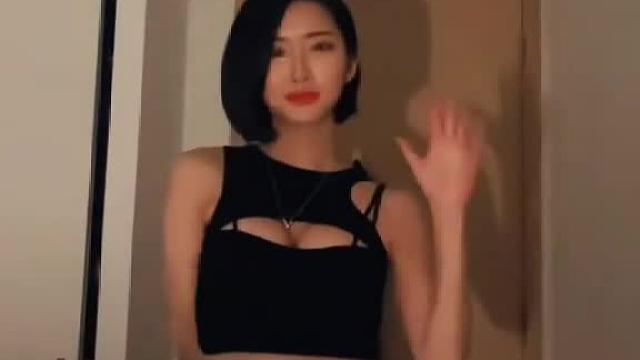 我直接被她的颜值圈粉了