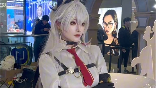 这人班味怎么这么重啊？